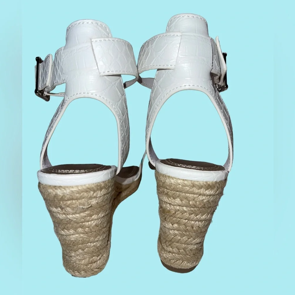 Impo- white / blue / teal Wedges - size 6.5M - NIB NWT